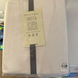 West Elm Favorite Tee Organic Sheet Set - QUEEN/WHITE. Unopened.